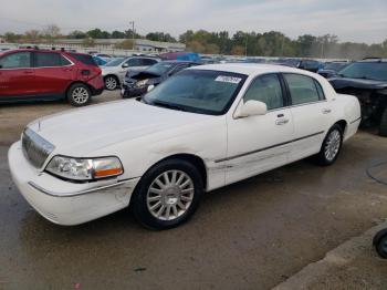  Salvage Lincoln Towncar