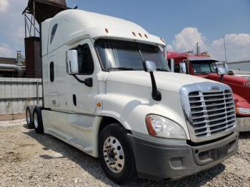  Salvage Freightliner Cascadia 1