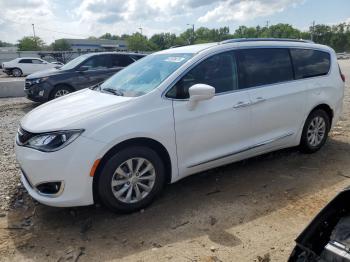  Salvage Chrysler Pacifica