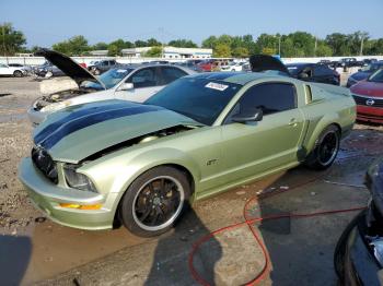  Salvage Ford Mustang