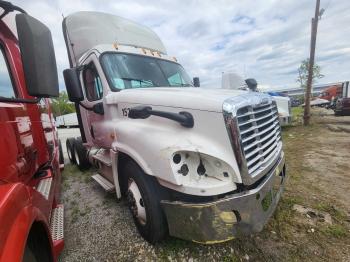  Salvage Freightliner Cascadia 1