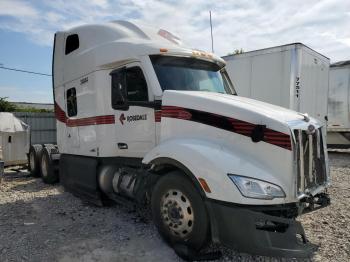  Salvage Peterbilt 579