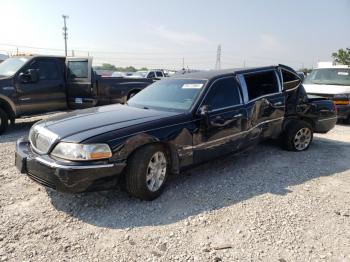  Salvage Lincoln Towncar