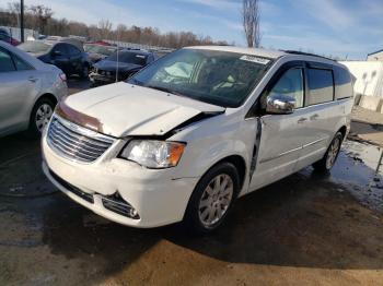  Salvage Chrysler Minivan