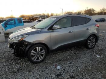  Salvage Hyundai TUCSON