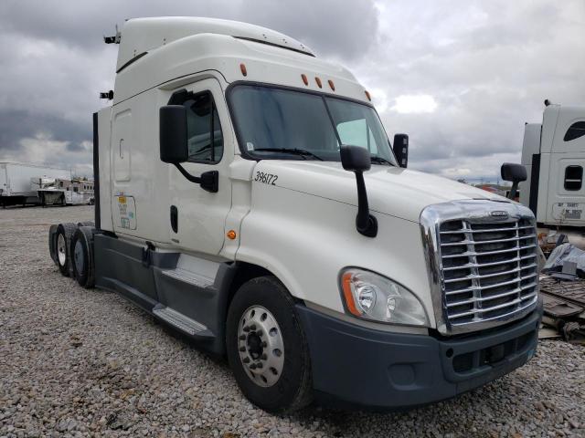  Salvage Freightliner Cascadia 1