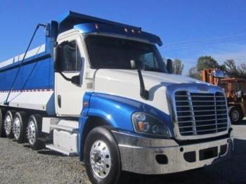  Salvage Freightliner Cascadia 1