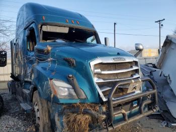  Salvage Freightliner Cascadia 1