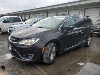  Salvage Chrysler Pacifica