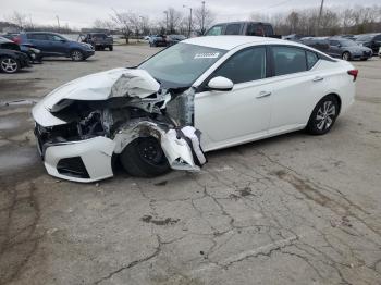  Salvage Nissan Altima