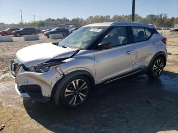  Salvage Nissan Kicks