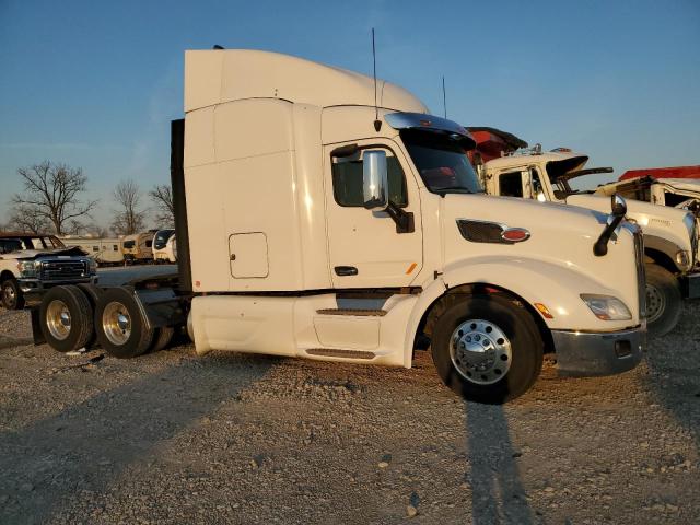  Salvage Peterbilt 579