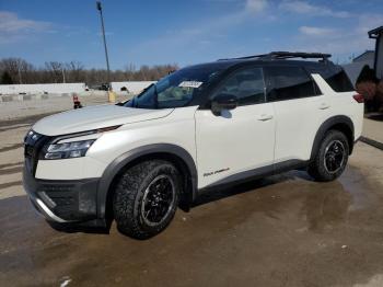  Salvage Nissan Pathfinder