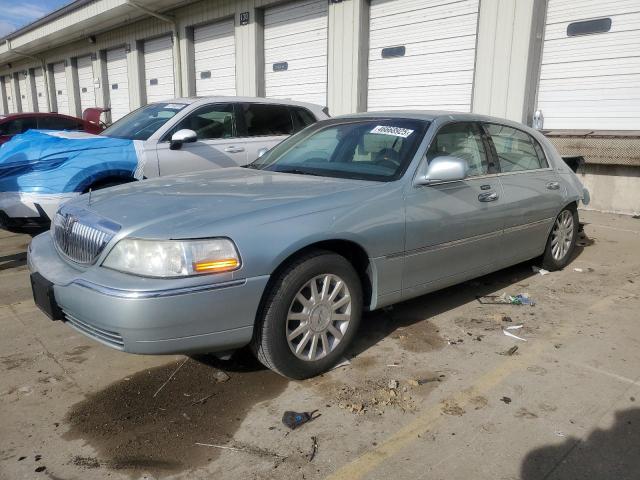  Salvage Lincoln Towncar