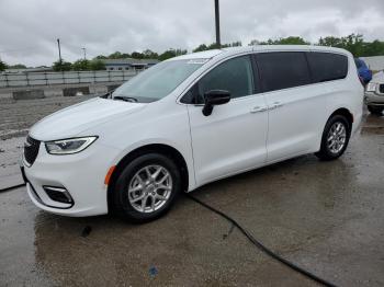  Salvage Chrysler Pacifica