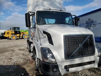  Salvage Volvo Vnl