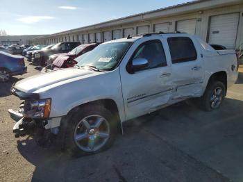  Salvage Chevrolet Avalanche