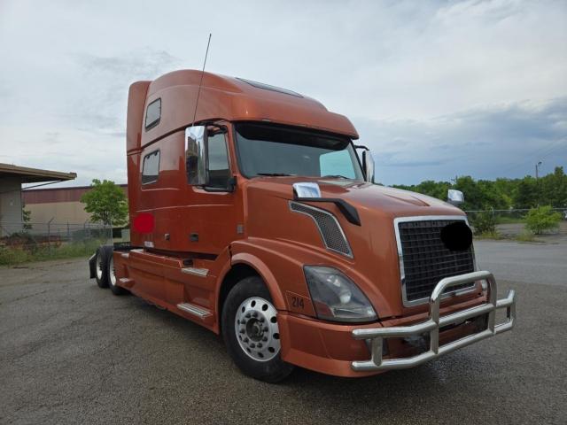  Salvage Volvo Vn