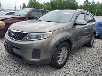  Salvage Kia Sorento