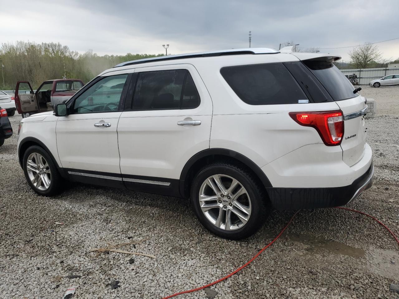 Ford Explorer Limited Image 11