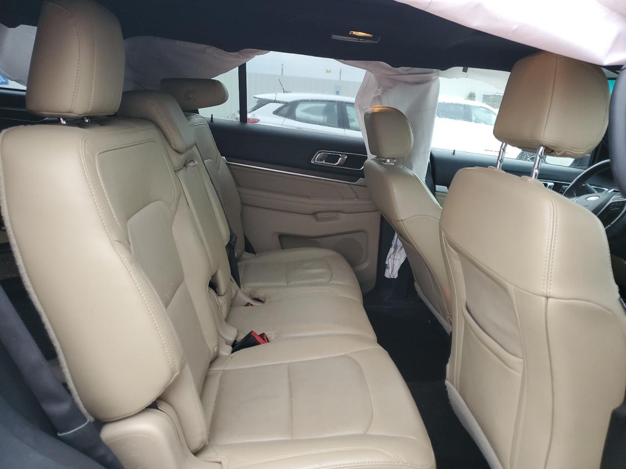 Ford Explorer Limited Image 7