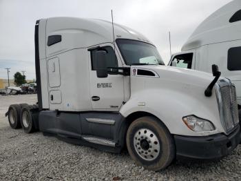  Salvage Kenworth T680