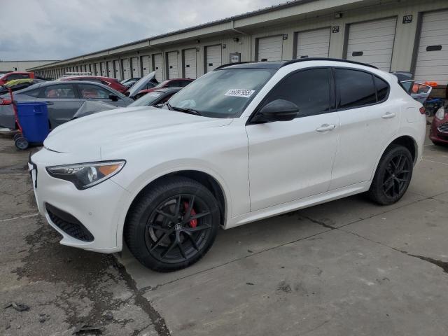  Salvage Alfa Romeo Stelvio
