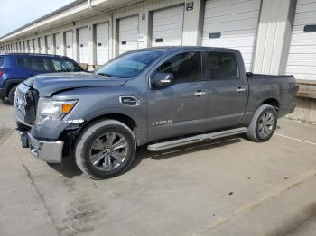  Salvage Nissan Titan