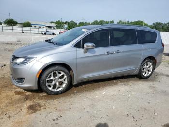  Salvage Chrysler Pacifica