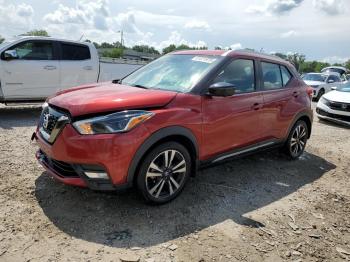  Salvage Nissan Kicks
