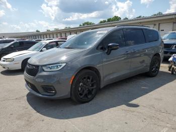  Salvage Chrysler Pacifica