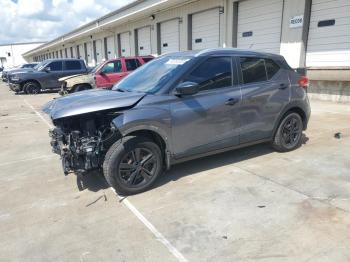  Salvage Nissan Kicks