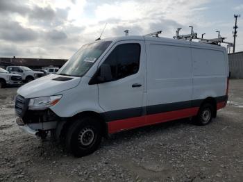  Salvage Mercedes-Benz Sprinter