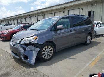  Salvage Toyota Sienna