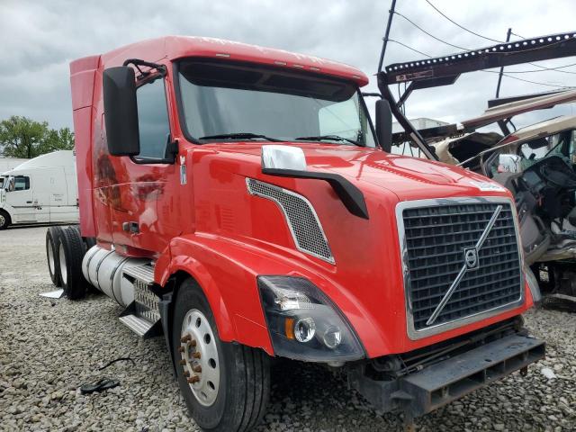  Salvage Volvo Vn