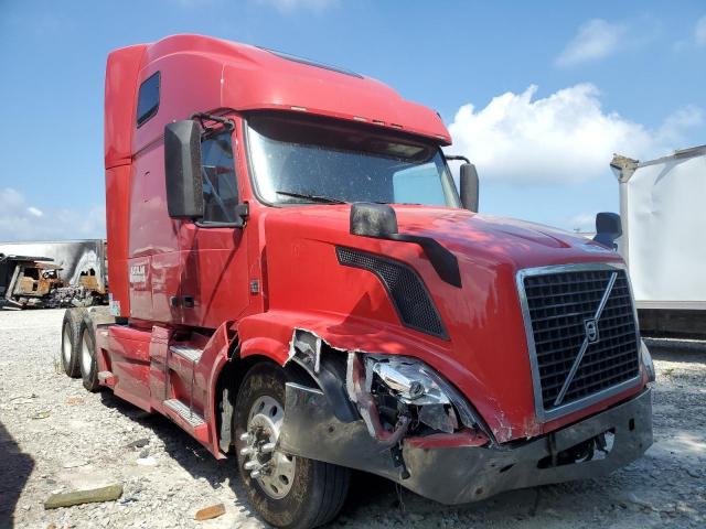  Salvage Volvo Vn