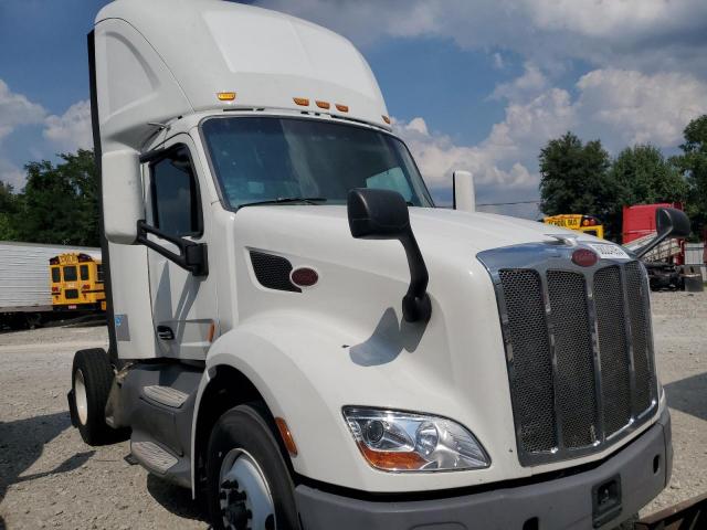  Salvage Peterbilt Tractor 579