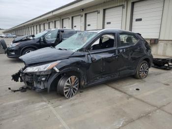  Salvage Nissan Kicks