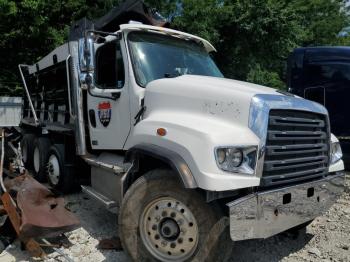  Salvage Freightliner 114sd