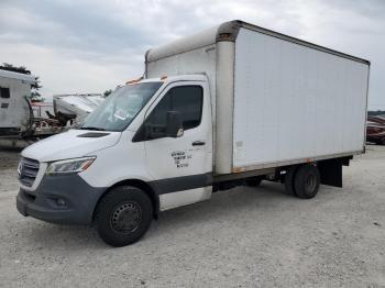  Salvage Mercedes-Benz Sprinter
