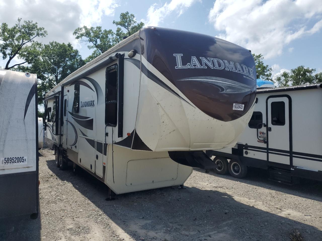 Heart Land Landmark Image 1