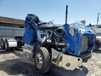  Salvage Freightliner Cascadia 1