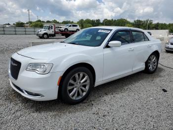  Salvage Chrysler 300