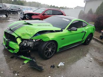  Salvage Ford Mustang