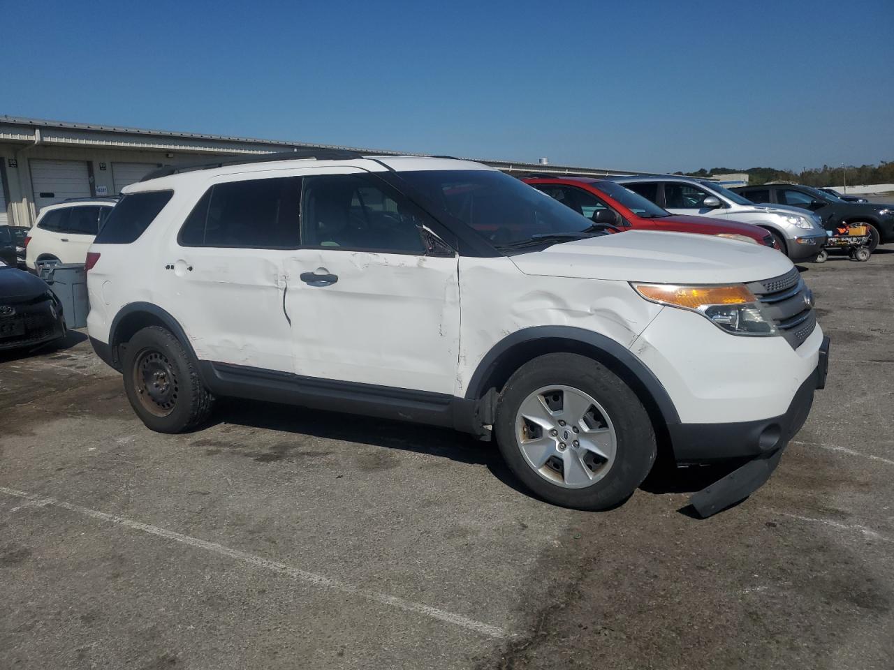 Ford Explorer Image 3