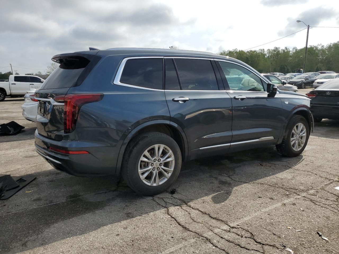 Cadillac XT6 Luxury Image 2