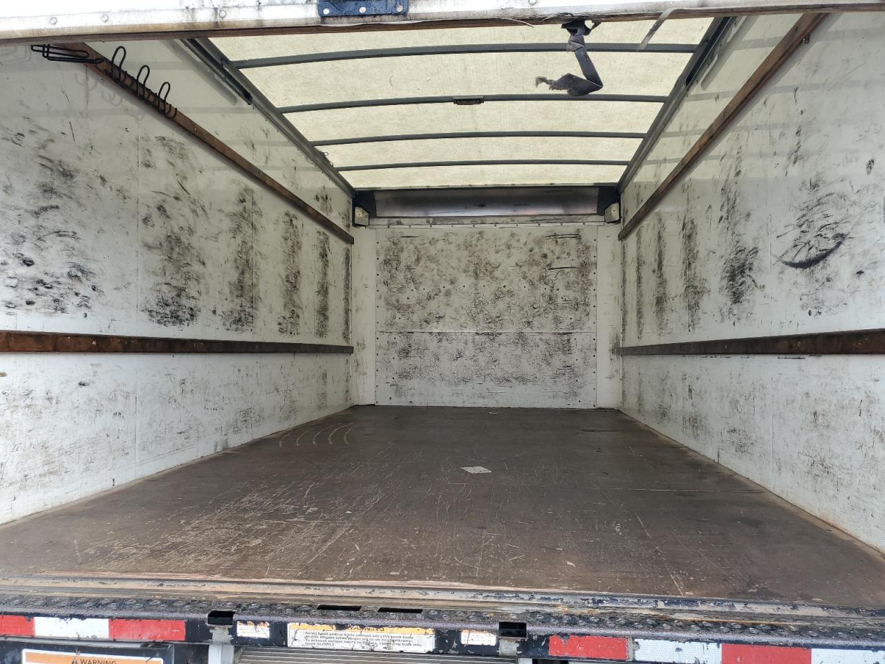 GMC Savana Cutaway G3500 Image 11