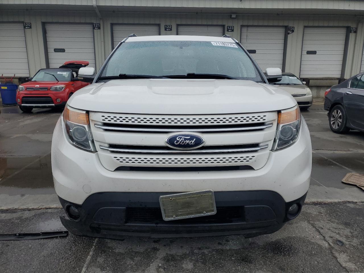 Ford Explorer Limited Image 6