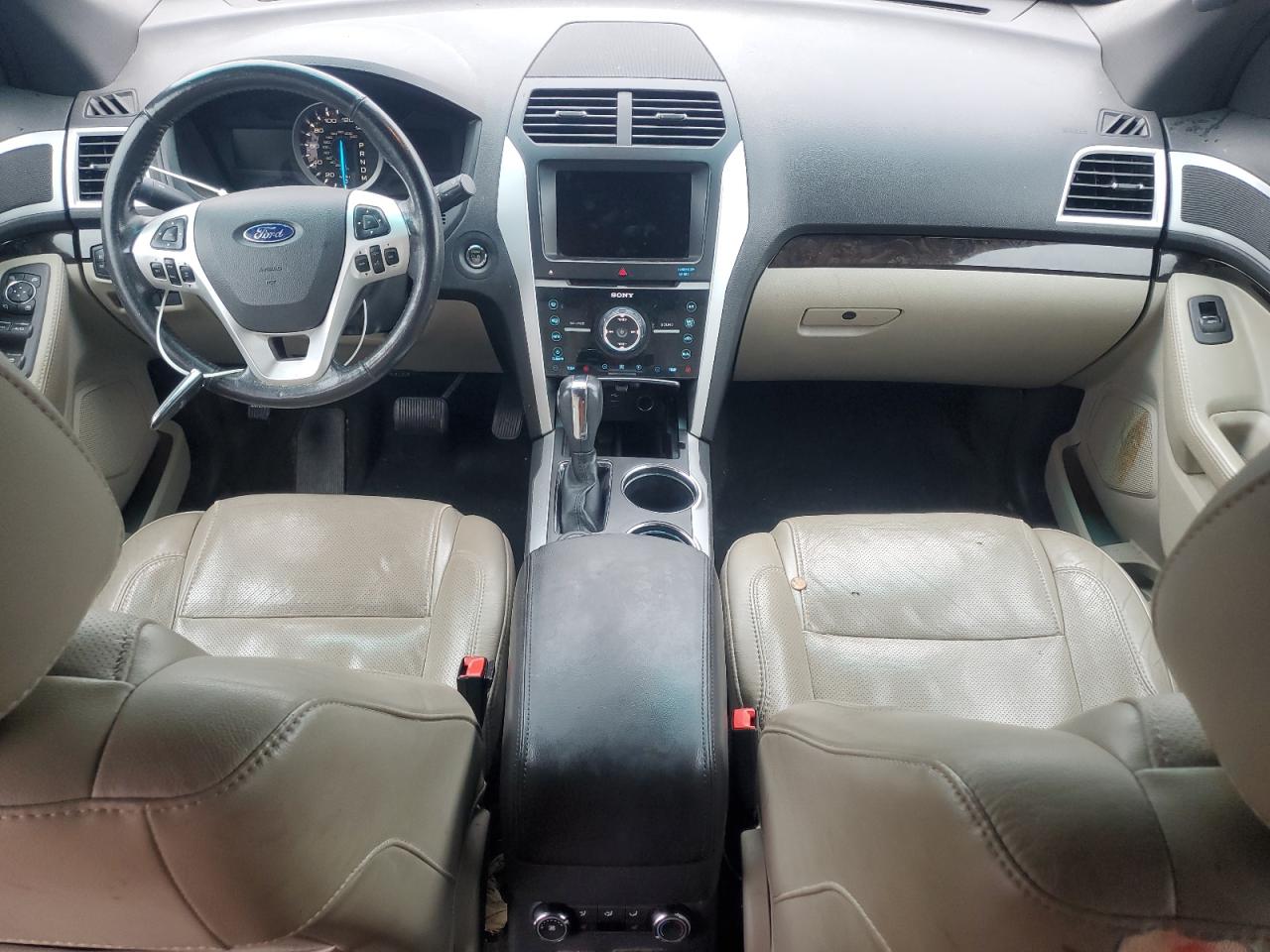 Ford Explorer Limited Image 12