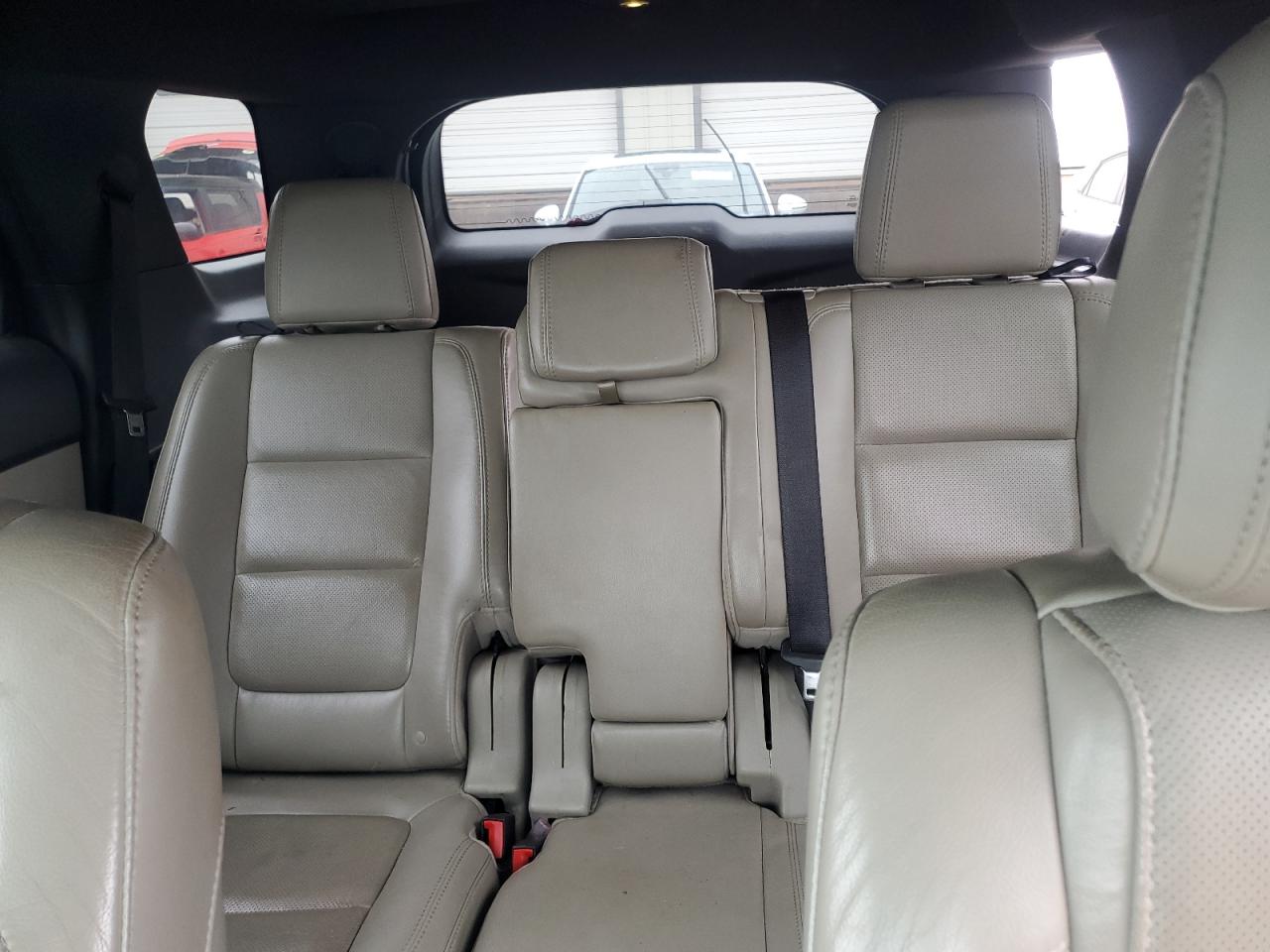 Ford Explorer Limited Image 8